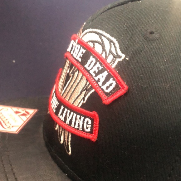 Walking Dead SnapBack Hat - Picture 3 of 4